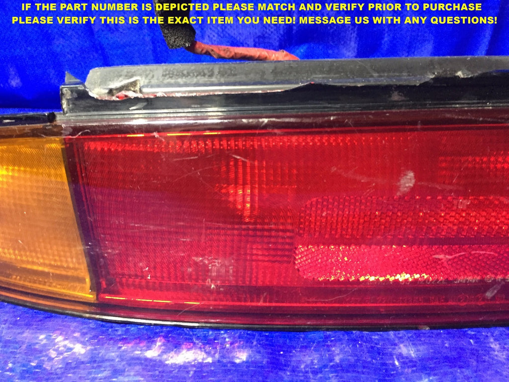 OEM 1993 1994 INFINITI J30 DRIVER LEFT TAIL LIGHT HAS DAMAGE LOOK AT PICTURES5