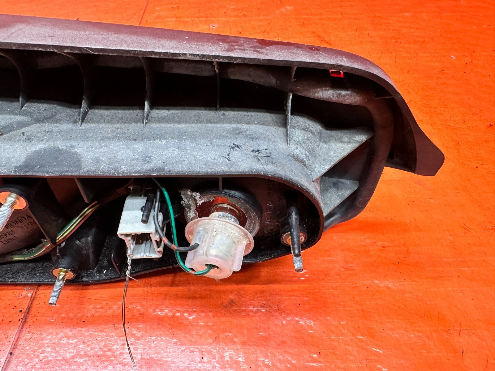98 01 ACURA INTEGRA 2D RIGHT PASSENGER REAR TAIL LIGHT LAMP OEM #3319
