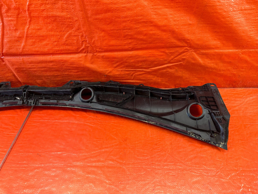 08 15 INFINITI G37 COUPE CONVERTIBLE WINDSHIELD WIPER COWL TRIM PLASTIC OEM 2328