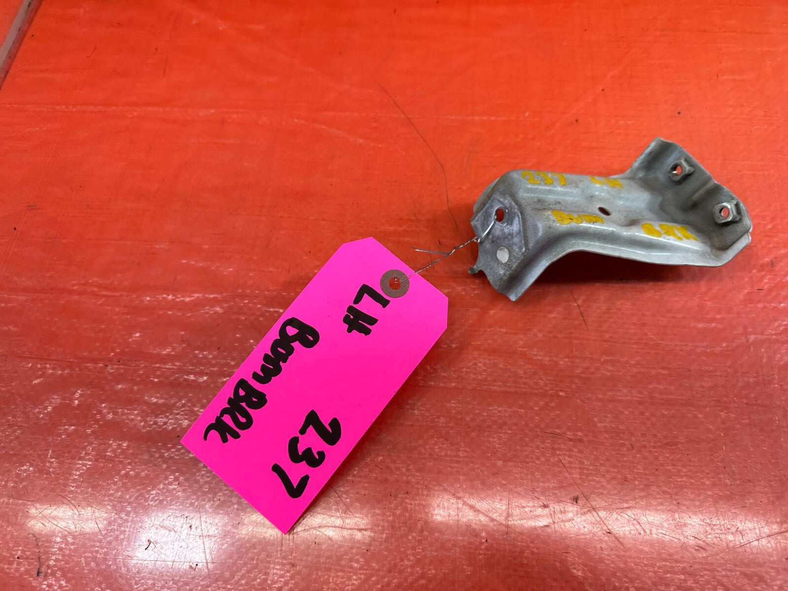06 11 HONDA CIVIC   FENDER MOUNTING BRACKET SUPPORT BRACE DRIVER LEFT   OEM #2372