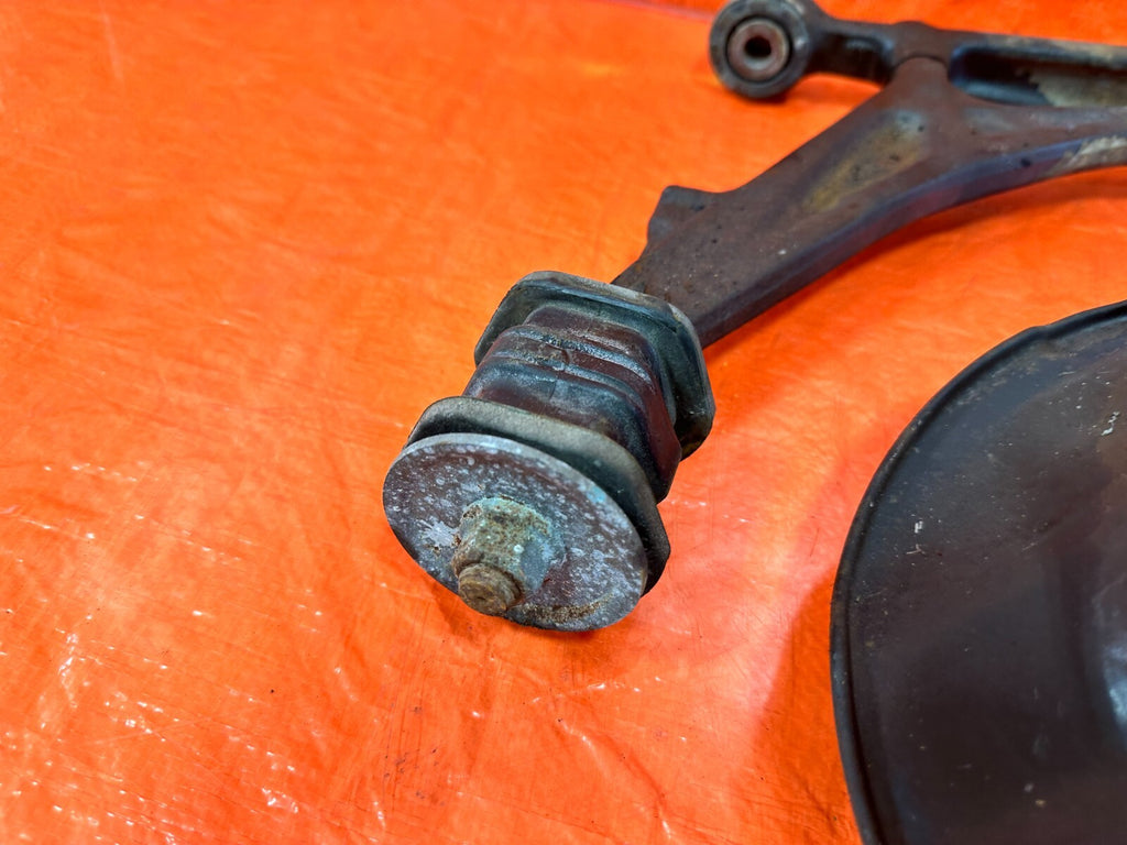 96 00 HONDA CIVIC DX CX LX HX PASSENGER RIGHT FRONT SPINDLE KNUCKLE HUB OEM #28710