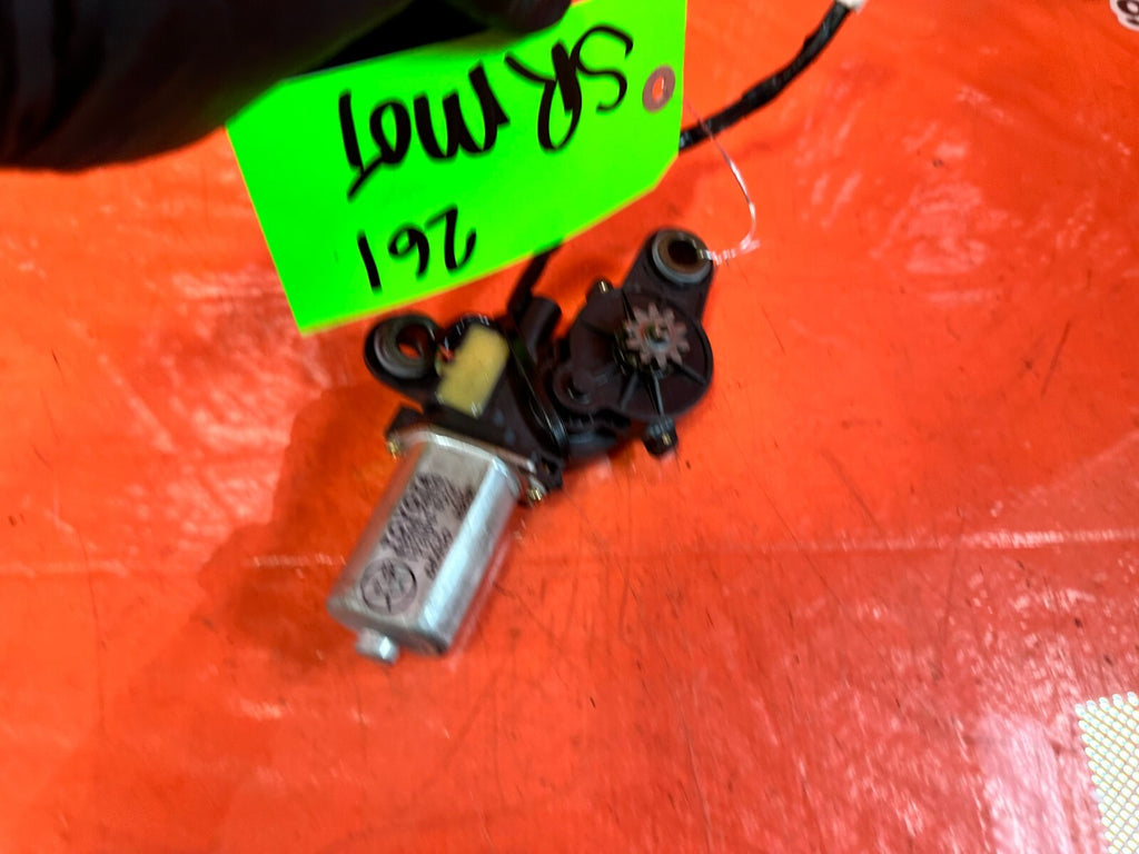 02 10 LEXUS SC430   CONVERTIBLE FRONT CENTER LATCH MOTOR   OEM FACTORY #26111