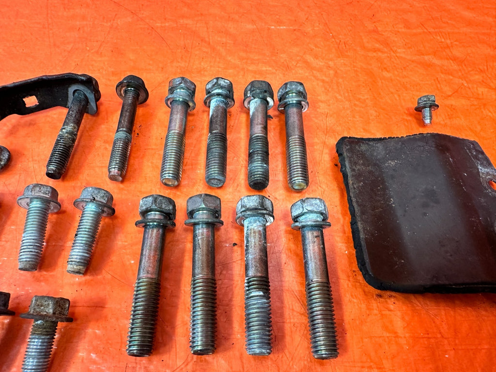 08 15 INFINITI G37 Q60 6 SPEED MANUAL TRANSMISSION BELL HOUSING BOLTS OEM #3293