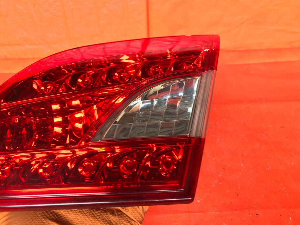 OEM 2013 2014 2015 NISSAN SENTRA PASSENGER RIGHT INNER TRUNK TAIL LIGHT LAMP RH1