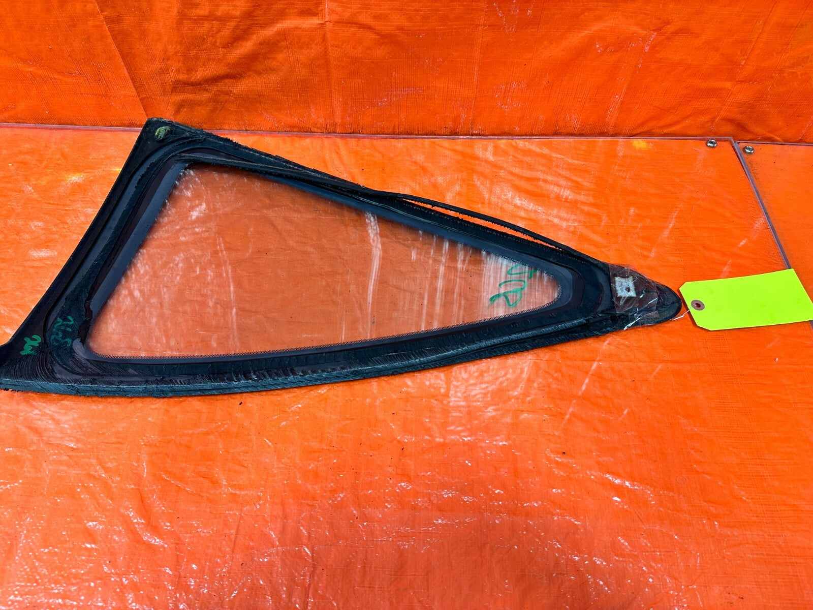 94 01 ACURA INTEGRA 2D MODEL   REAR QUARTER 1/4 GLASS   DRIVER LEFT OEM #2687