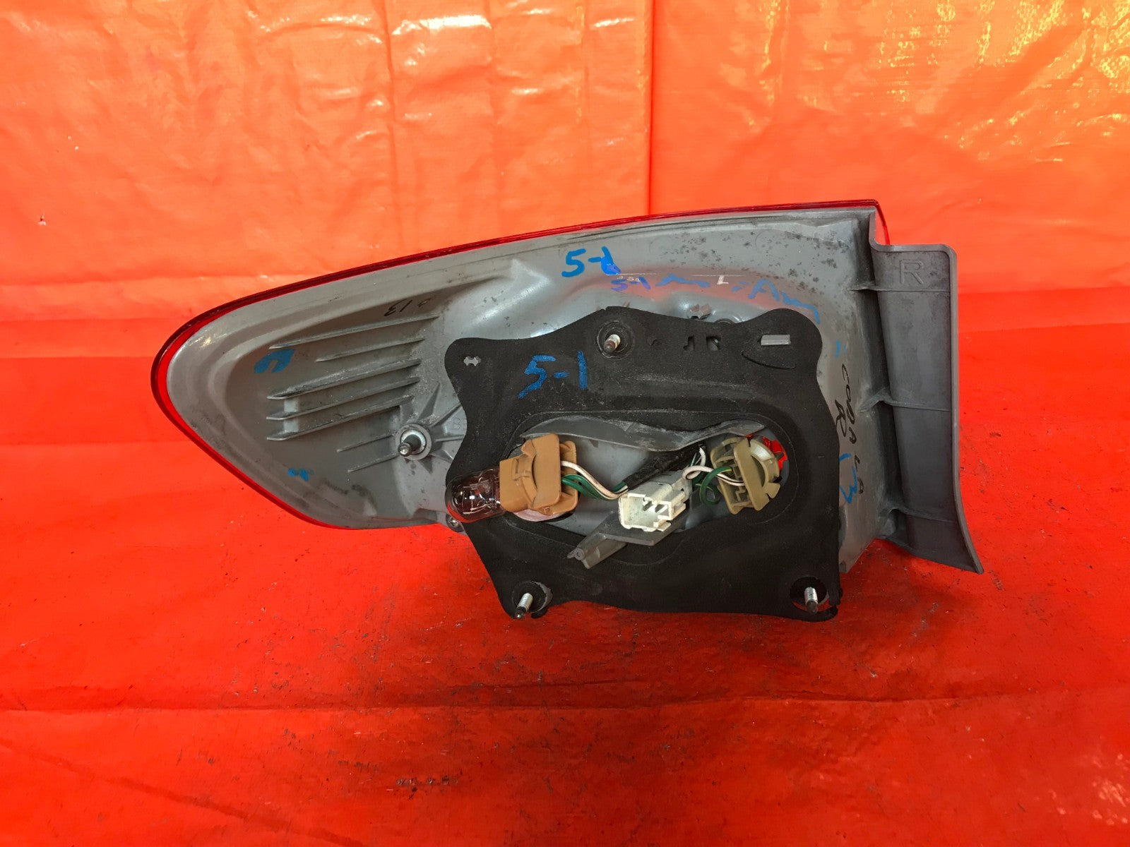 OEM 2011 2012 11 12 TOYOTA COROLLA PASSENGER RIGHT OUTER TAIL LIGHT LAMP R RH4
