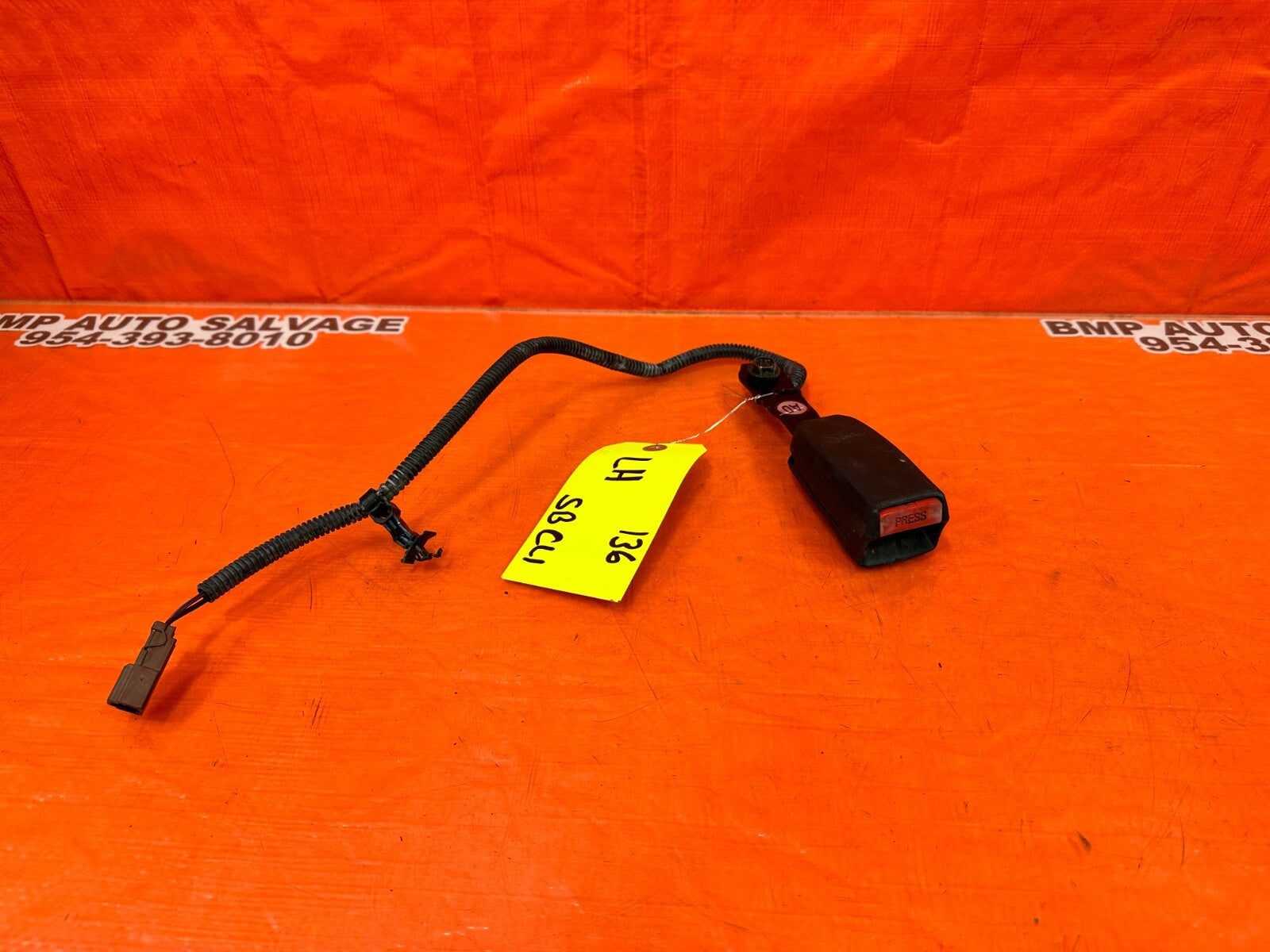 97 01 HONDA PRELUDE   DRIVER LEFT FRONT SEAT BELT CLIP BUCKLE   OEM FACTORY #1360