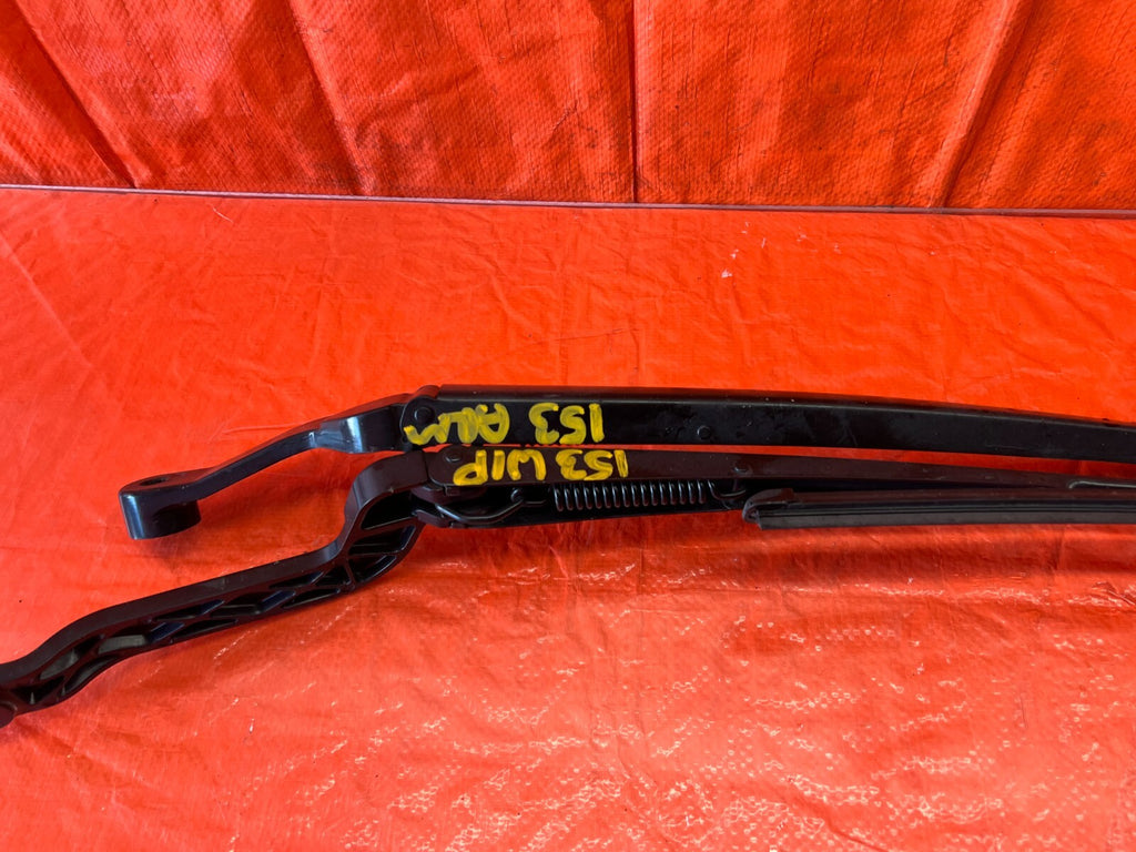 13 18 ACURA RDX BASE   WINDSHIELD WIPER ARMS   LEFT AND RIGHT ARM SET   OEM #15310