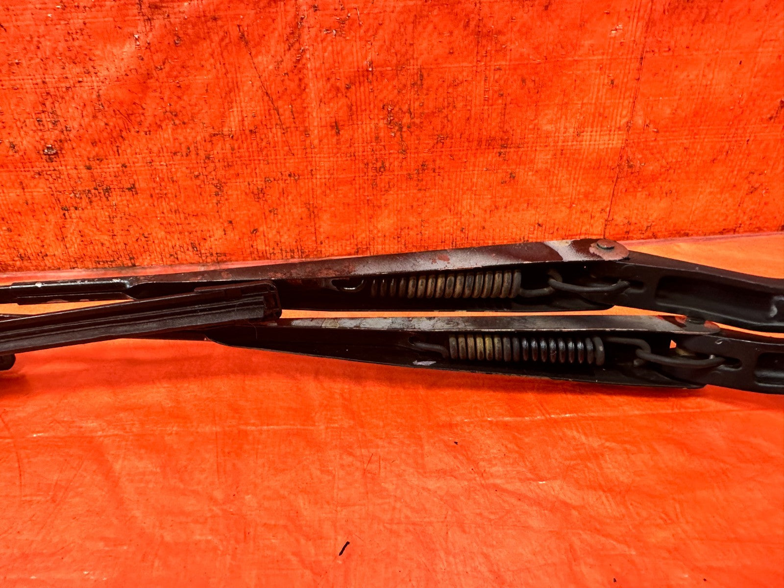 92 95 HONDA CIVIC   LEFT & RIGHT WINDSHIELD WIPER ARMS   OEM #3279