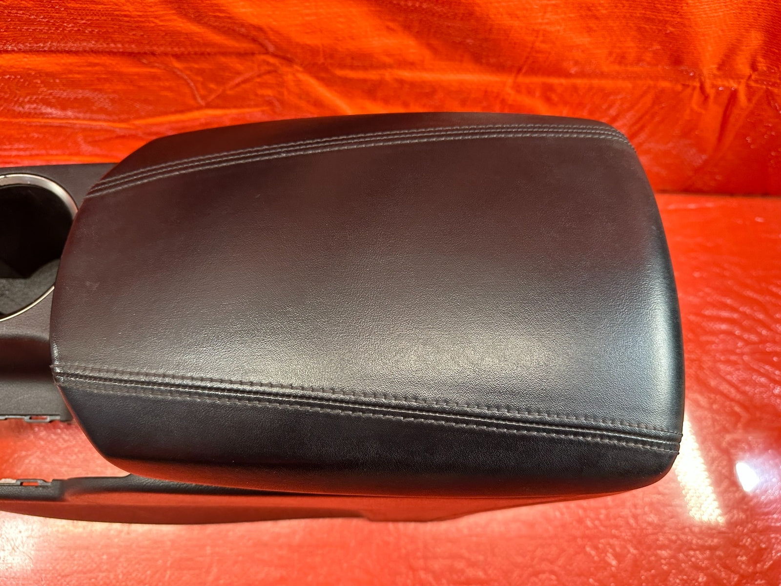 13 16 HYUNDAI GENESIS COUPE   ARM REST / CENTER CONSOLE STORAGE   OEM #2194