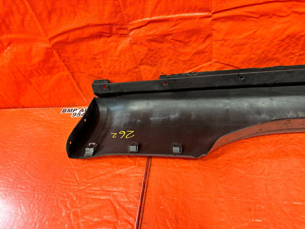 03 09 NISSAN 350Z   SIDE SKIRT ROCKER MOLDING TRIM   RIGHT SIDE   OEM #26217