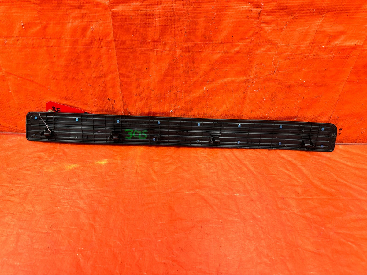 09-14 ACURA TSX - PASSENGER RIGHT FRONT FLOOR PILLAR SCUFF PLATE - OEM 3054