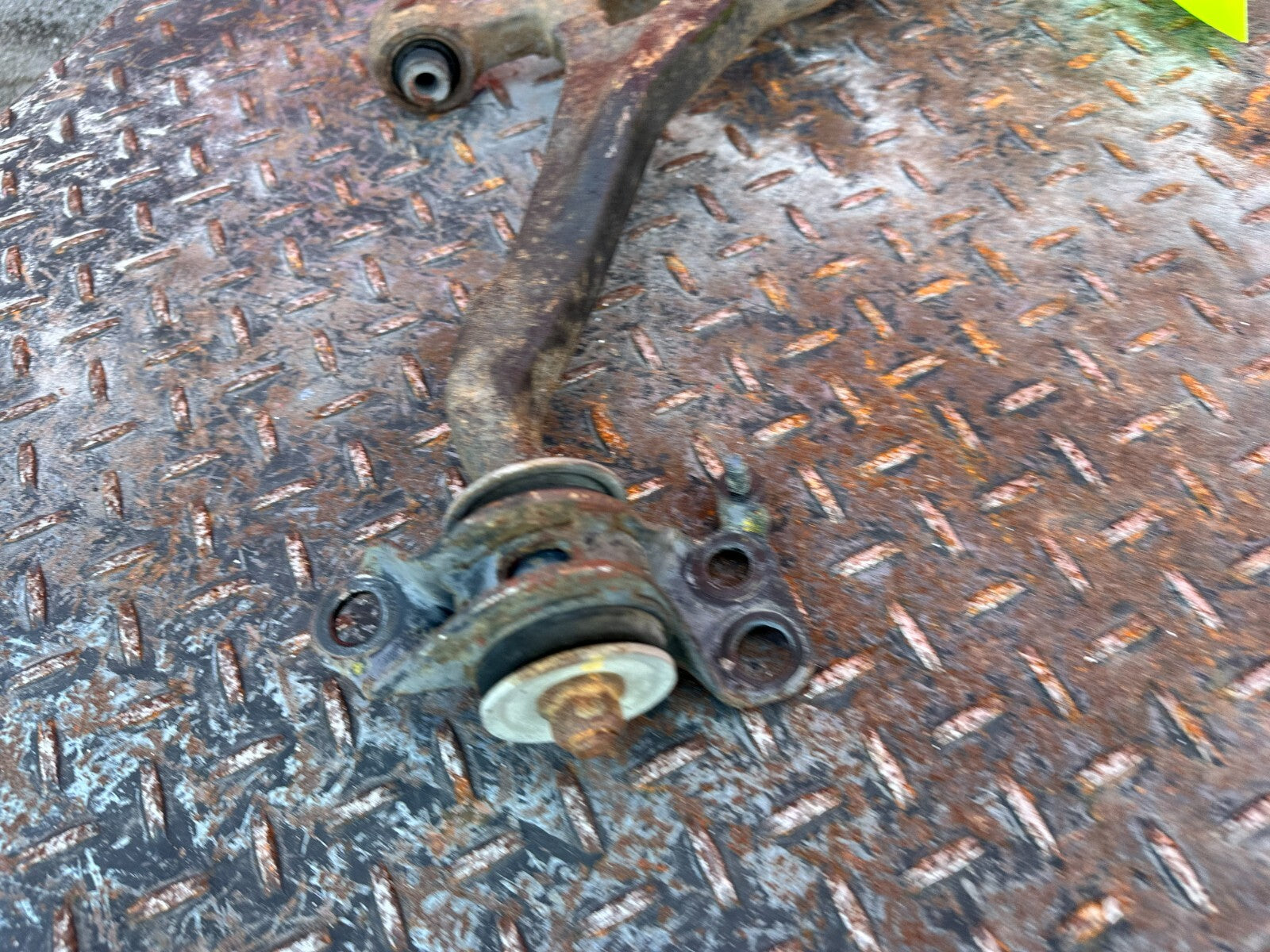 93 97 HONDA DEL SOL   LEFT AND RIGHT FRONT LOWER CONTROL ARMS   CORE USE ONLY12