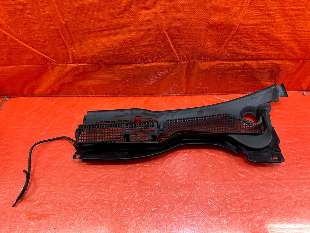 04 05 ACURA TSX   WINDSHIELD WIPER COWL   DRIVER LEFT SIDE   OEM FACTORY #2050
