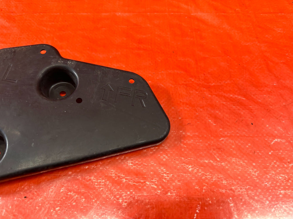 17 20 INFINITI Q60   TUNNEL STAY BRACKET   LEFT   OEM FACTORY #2004