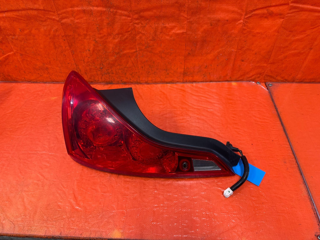 08 13 INFINITI G37 COUPE 2D DRIVER LEFT   TAIL LIGHT LAMP W/ HARNESS OEM 3286