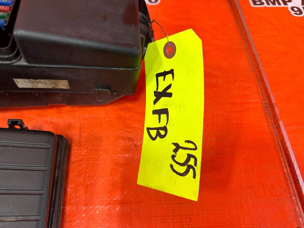 2005 05 ACURA TSX   EXTERIOR / ENGINE BAY   FUSE BOX PANEL   OEM FACTORY #2554