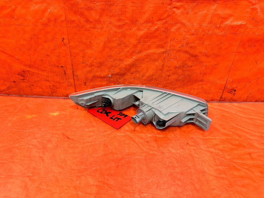 94 97 ACURA INTEGRA PASSENGER RIGHT BUMPER MOUNTED CORNER LIGHT LAMP   OEM 3092