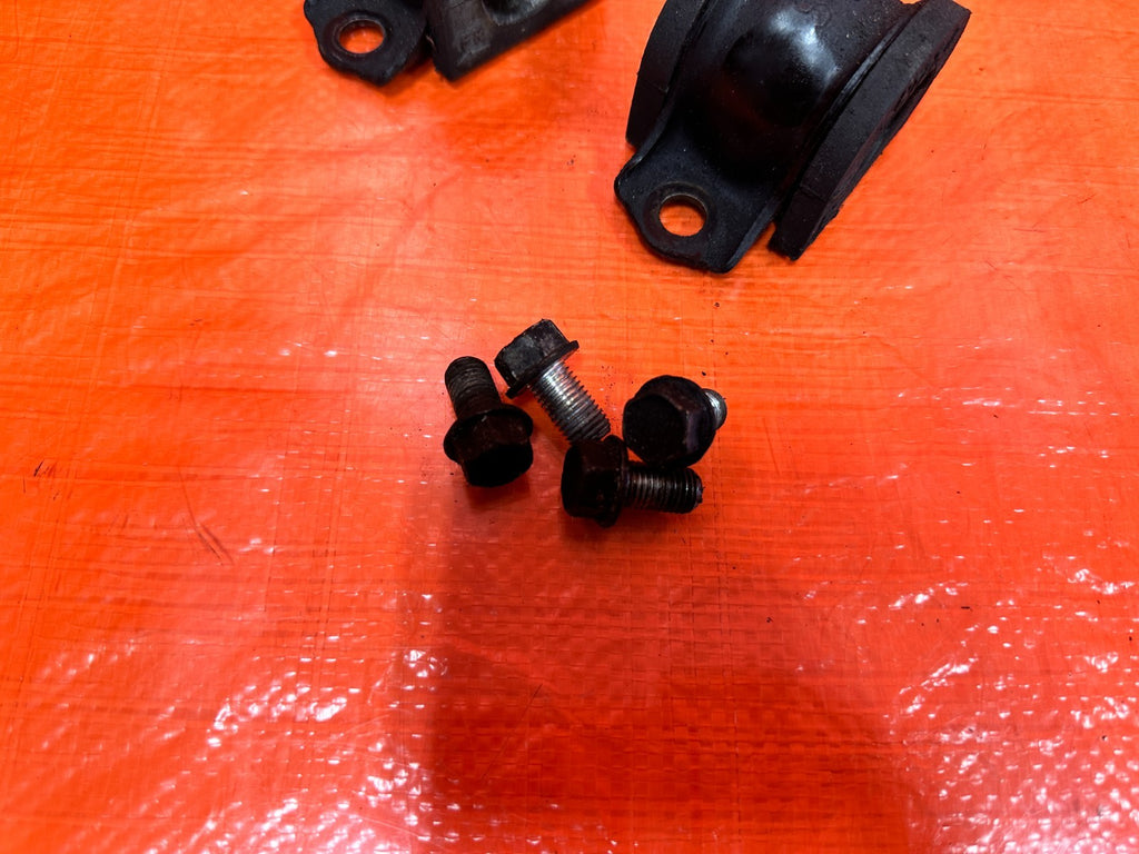 04 08 ACURA TSX   FRONT SWAY BAR BUSHINGS AND BRACKETS   OEM FACTORY #3221