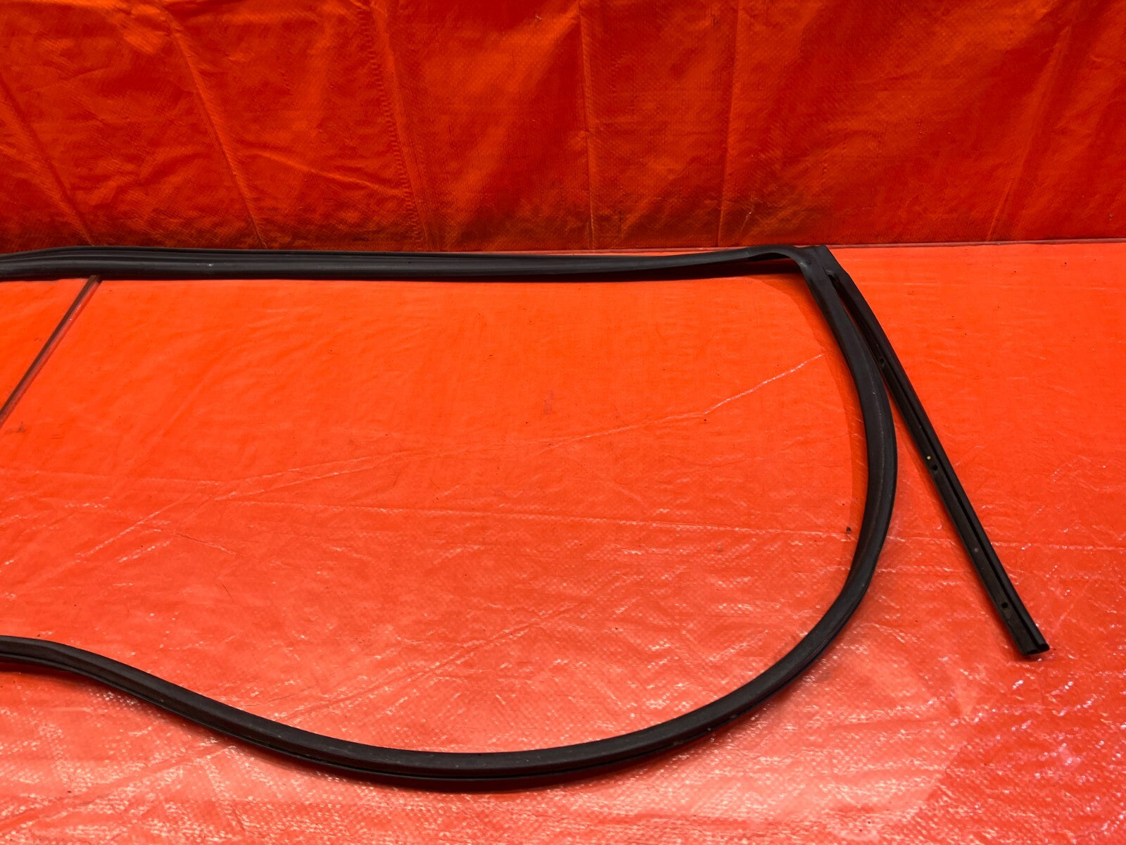 04 08 ACURA TSX   DRIVER LEFT REAR DOOR WEATHER STRIP TRIM SEAL GASKET OEM 1565