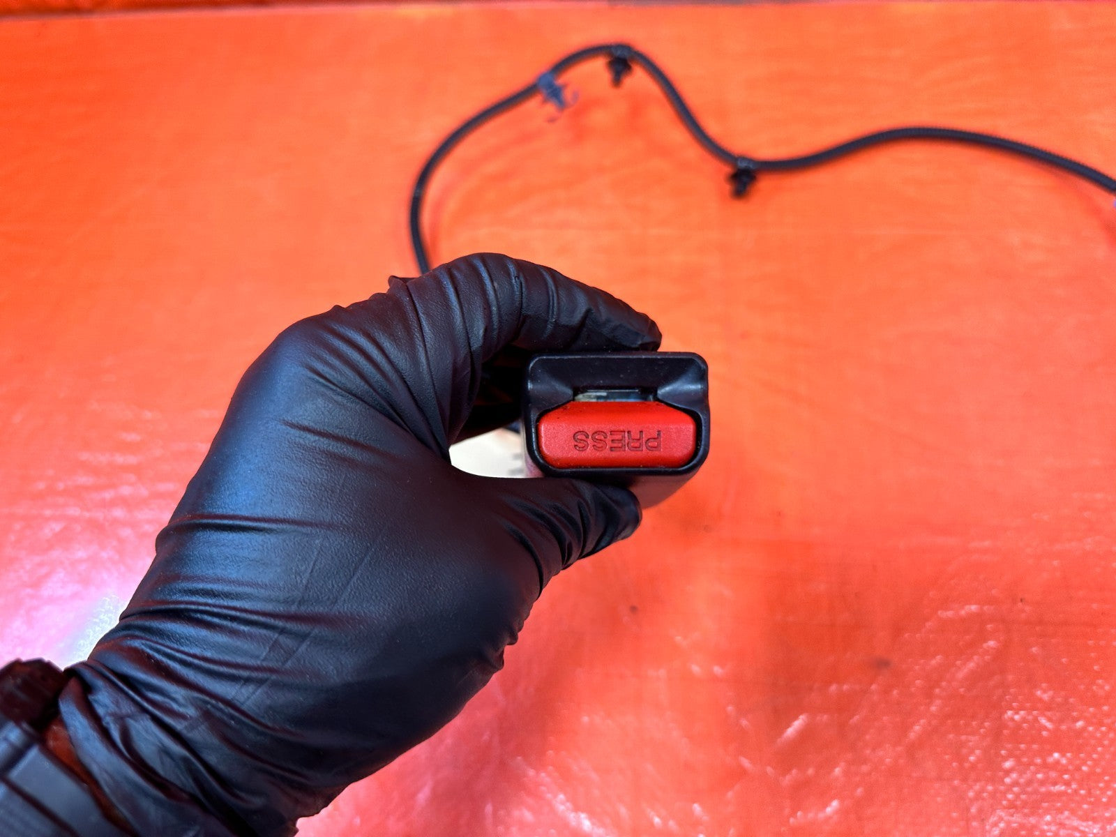 18 22 HONDA ACCORD   PASSENGER RIGHT FRONT SEAT BELT CLIP BUCKLE   OEM #3249