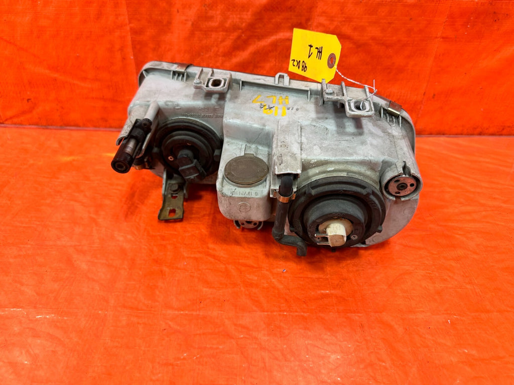 94 01 ACURA INTEGRA 2D   HEADLIGHT HEADLAMP   PASSENGER RIGHT   OEM FACTORY 98DC4