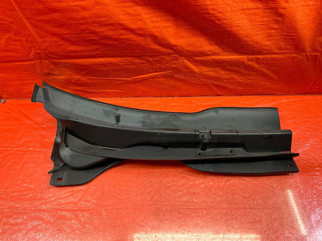 04 05 ACURA TSX   WINDSHIELD WIPER COWL PASSENGER RIGHT SIDE   OEM FACTORY #2050