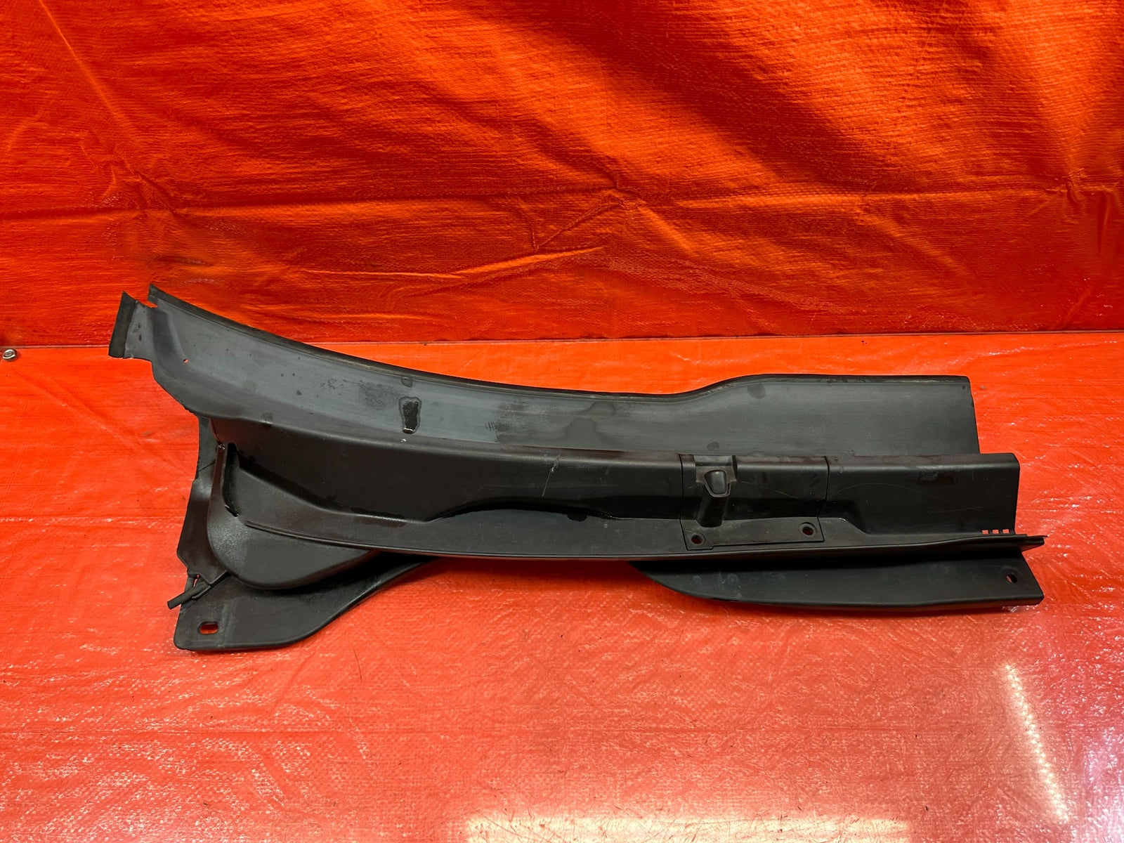 04 05 ACURA TSX   WINDSHIELD WIPER COWL PASSENGER RIGHT SIDE   OEM FACTORY #2050