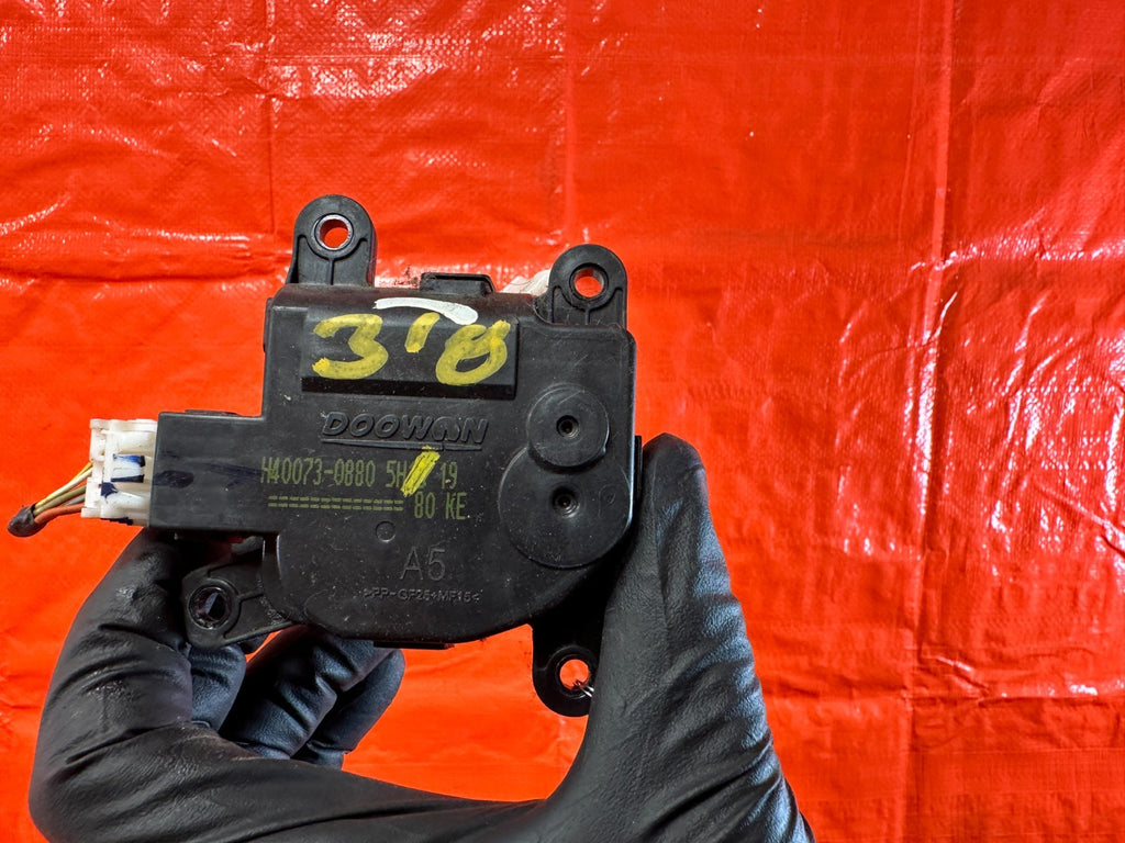 13-16 HYUNDAI GENESIS COUPE - H40073-0880 5H14 - OEM 3181