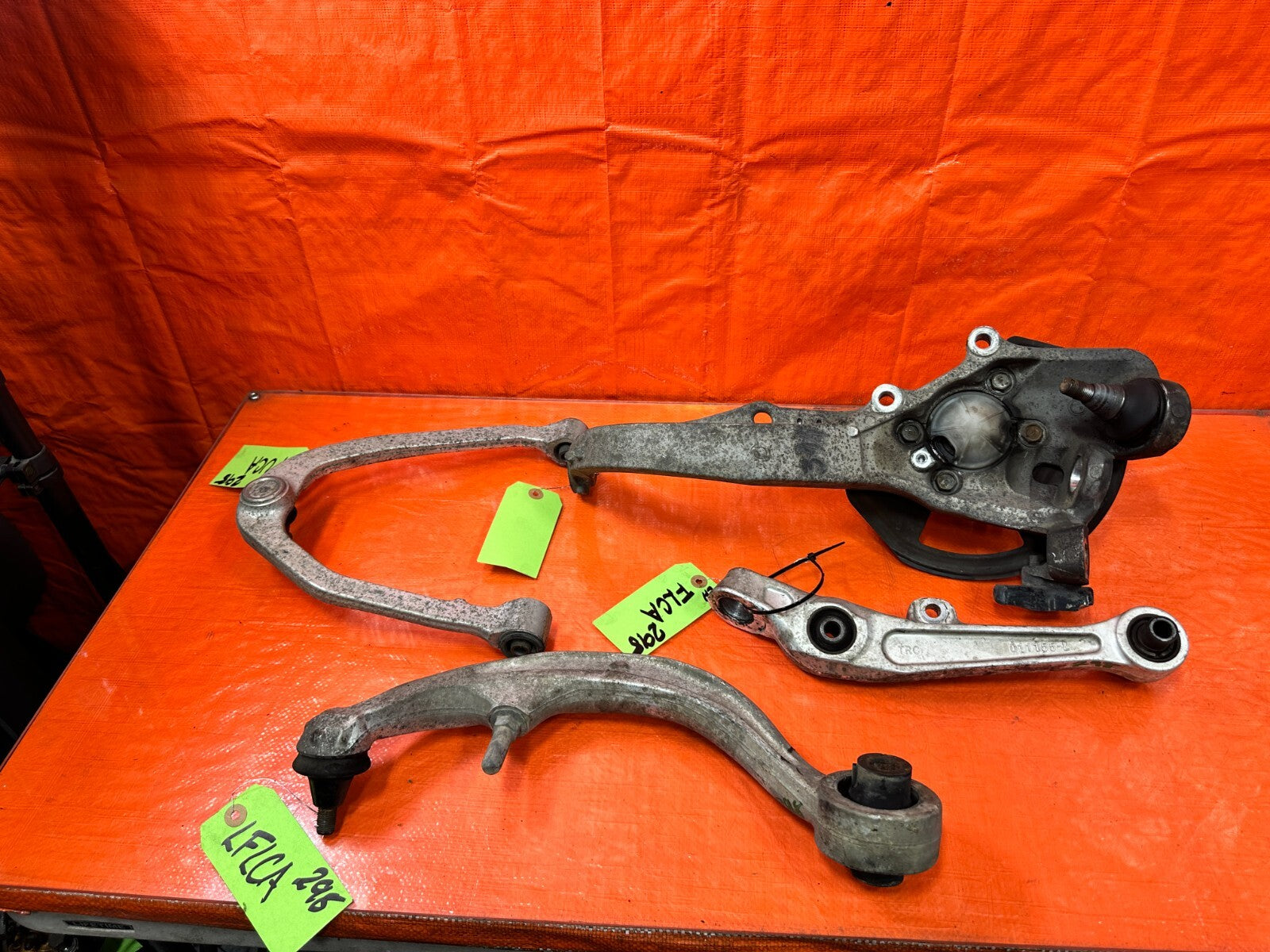03 07 INFINITI G35 COUPE LEFT FRONT SPINDLE KNUCKLE HUB W/ ALL CONTROL ARMS 29814