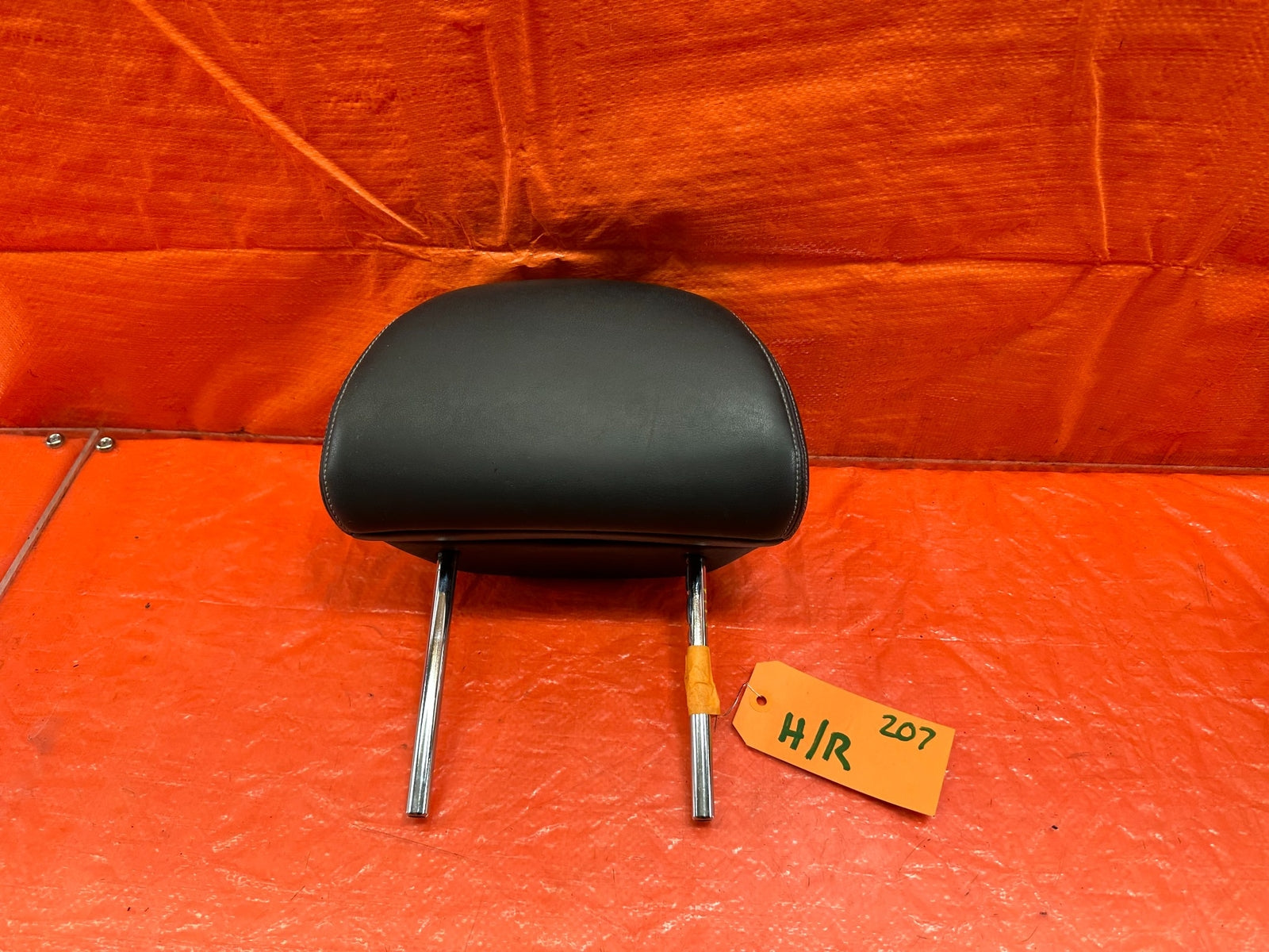 08 15 INFINITI G37 & Q60 2D COUPE   LEFT OR RIGHT FRONT SEAT HEAD REST OEM 207 10