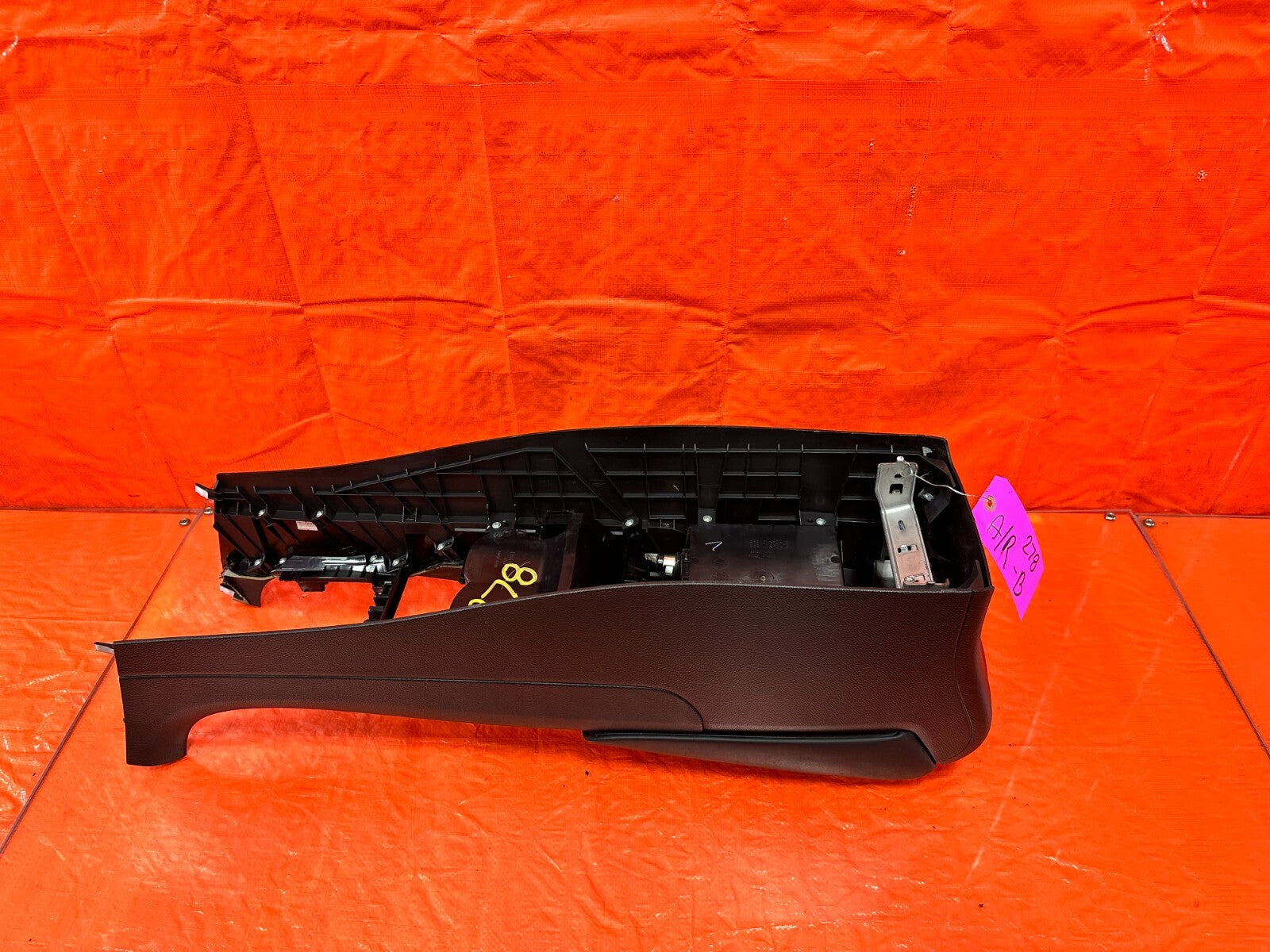 09 15 INFINITI G37 CONVERTIBLE   ARM REST / CENTER CONSOLE STORAGE OEM #32916