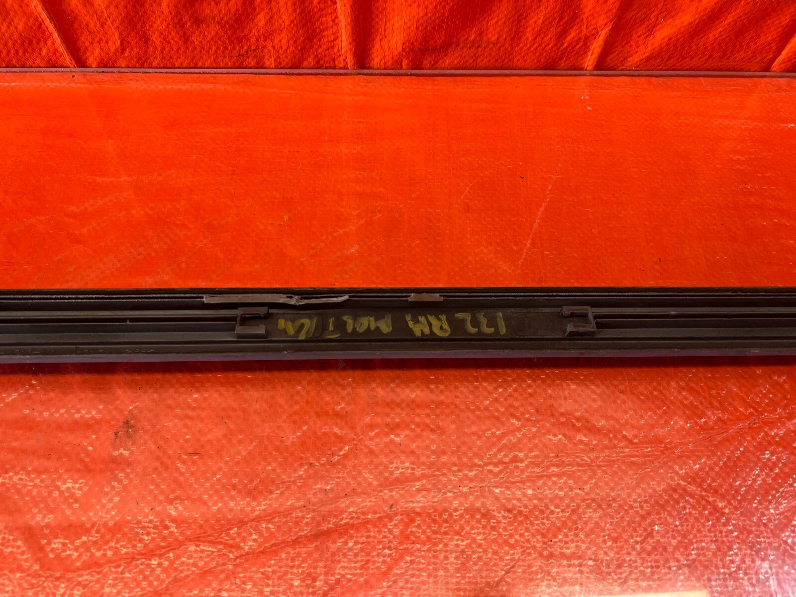 96 00 HONDA CIVIC COUPE & HATCH DOOR MOLDING IMPACT STRIP   RIGHT SIDE   OEM 13210
