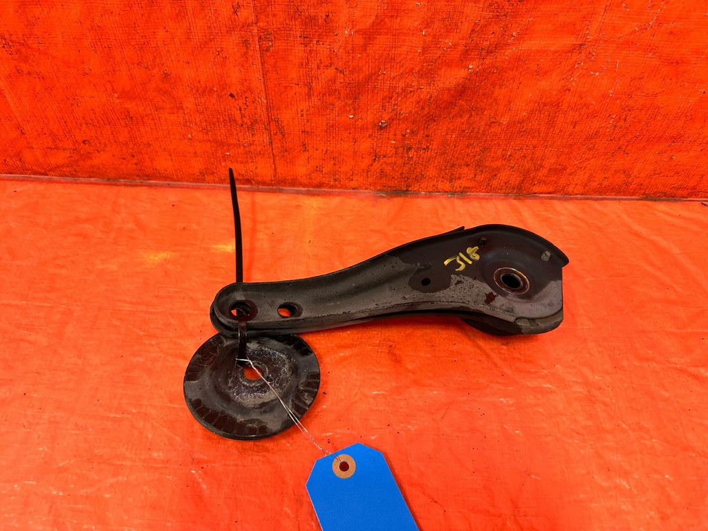 13 16 HYUNDAI GENESIS COUPE   REAR SUBFRAME BRACKET   OEM 3182