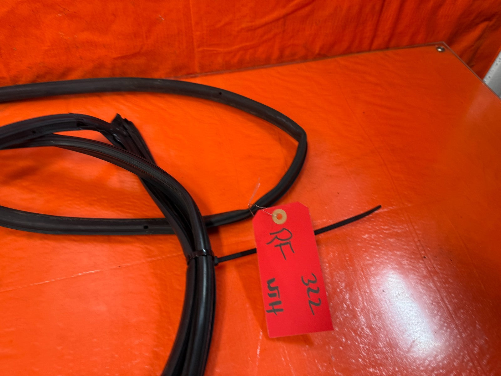 04 08 ACURA TSX   RIGHT FRONT   WEATHER STRIP & RUN CHANNEL OEM 3222