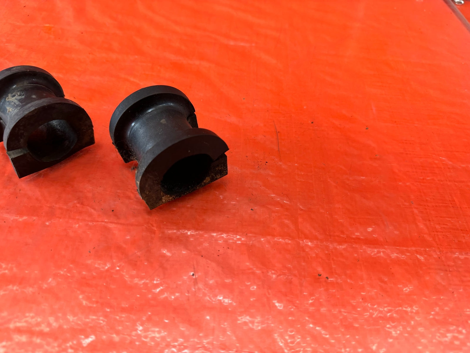 99 00 HONDA CIVIC SI EM1   26MM   FRONT SWAY STABILIZER BAR BUSHINGS   OEM #2184