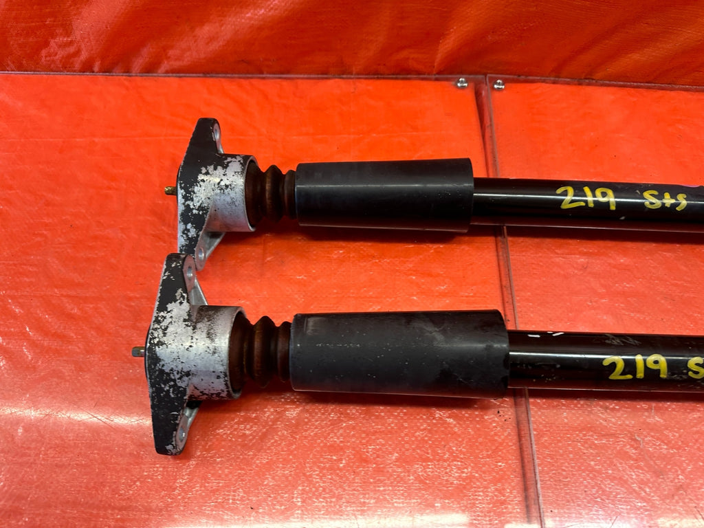 13 16 HYUNDAI GENESIS COUPE   LEFT AND RIGHT REAR SHOCK ABSORBERS SHOCKS OEM 2197