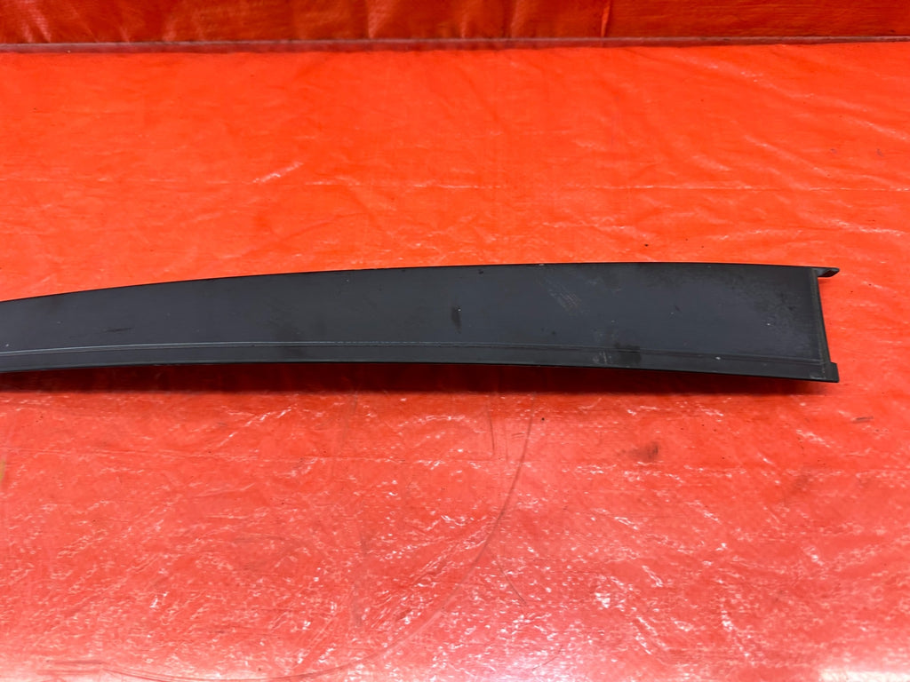 95 98 HONDA ODYSSEY   PASSENGER RIGHT REAR DOOR SASH TRIM   OEM FACTORY #19310