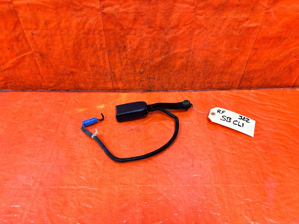 04 05 ACURA TSX   PASSENGER RIGHT FRONT SEAT BELT CLIP BUCKLE OEM 3220