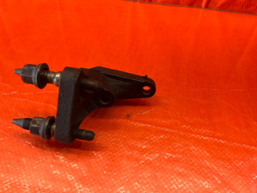 93 95 HONDA DEL SOL S   D15B7 ENGINE MOTOR POST MOUNT MOUNTING BRACKET   OEM 1473