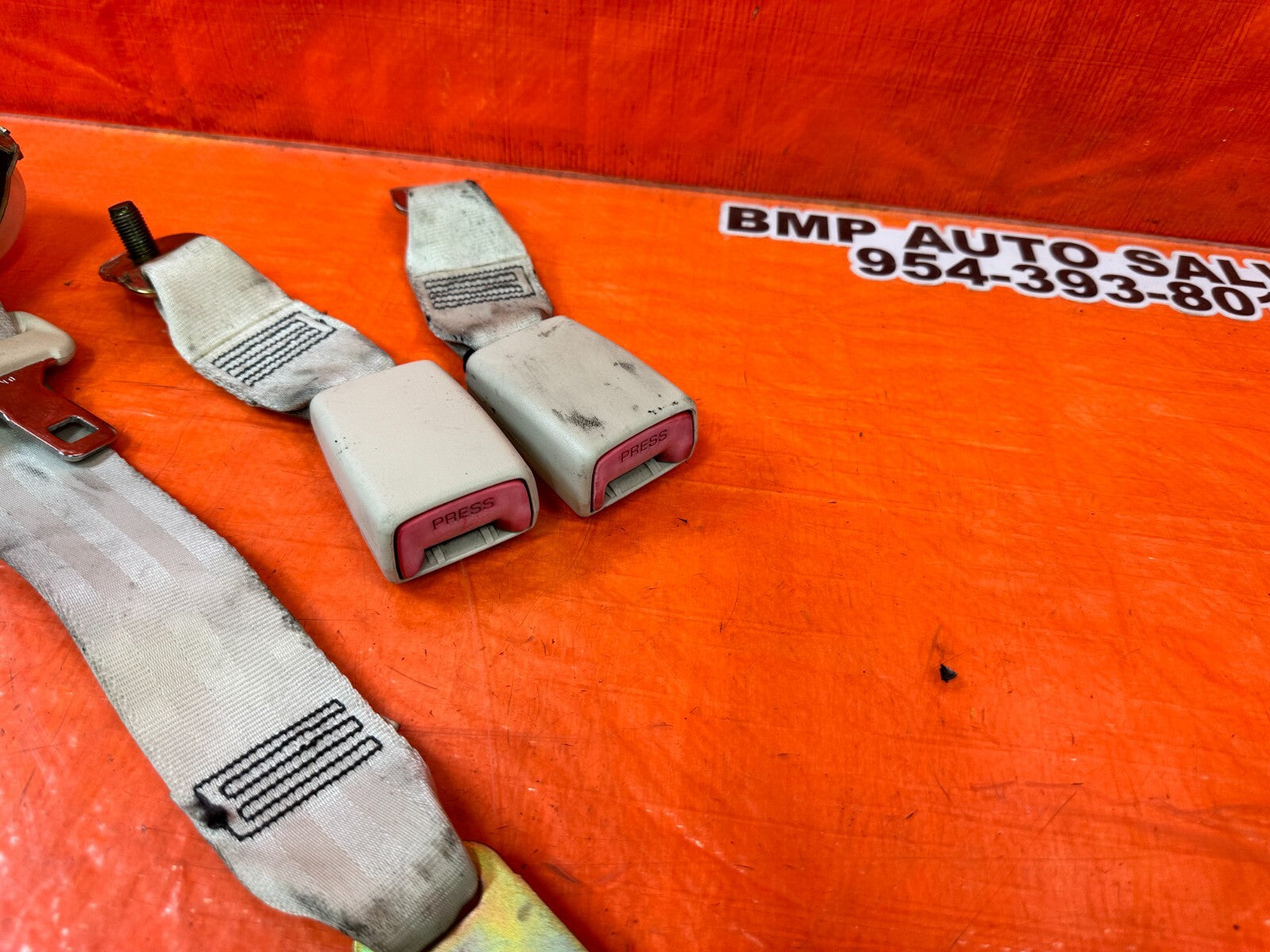 02 10 LEXUS SC430   REAR SEAT BELT SET   LEFT & RIGHT SEAT BELTS   ECRU OEM #2614