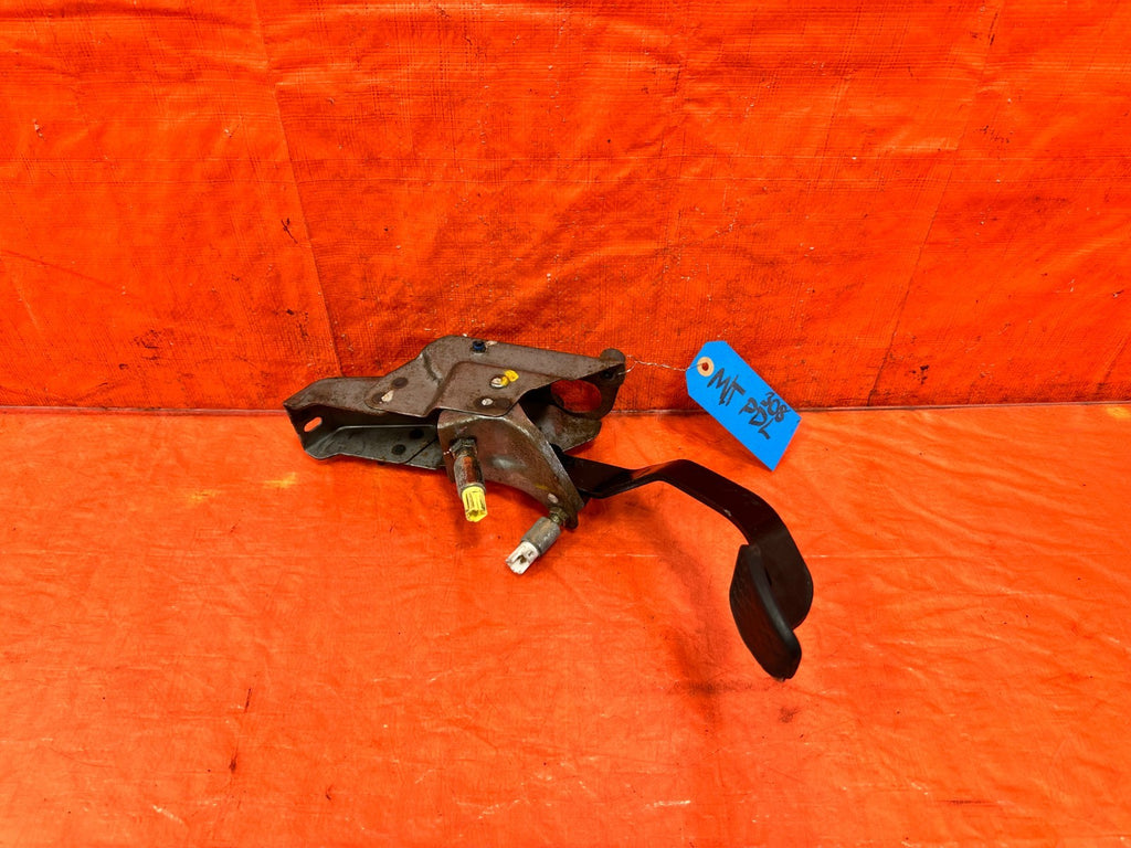 02 05 HONDA CIVIC SI EP3 HATCHBACK   CLUTCH PEDAL ASSEMBLY   OEM #3080