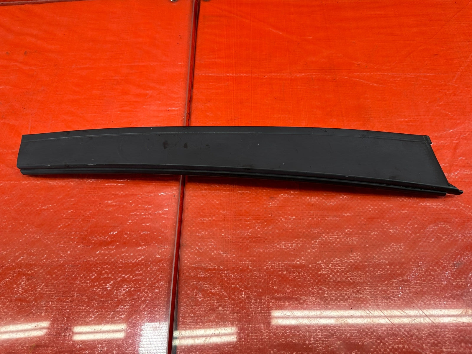 95 98 HONDA ODYSSEY   DRIVER LEFT REAR DOOR SASH TRIM   OEM FACTORY #1930