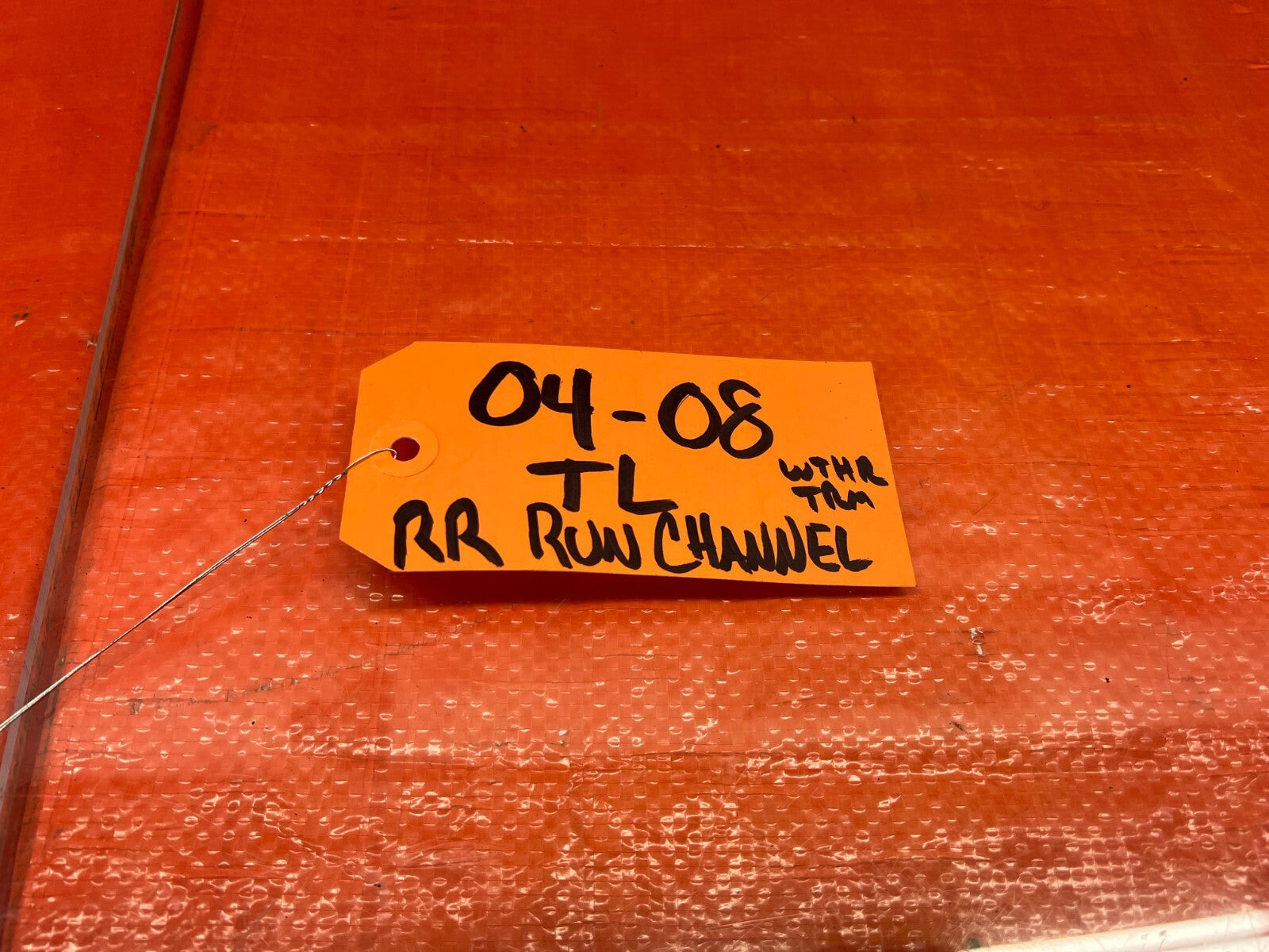 04 08 ACURA TL   PASSENGER RIGHT REAR WEATHER STRIP RUN CHANNEL   OEM #2345