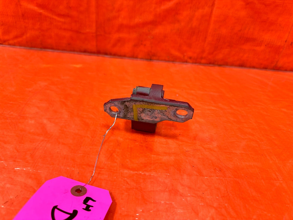 08 15 INFINITI G37 COUPE & CONVERTIBLE   DRIVER LEFT DOOR HINGE   OEM #2782