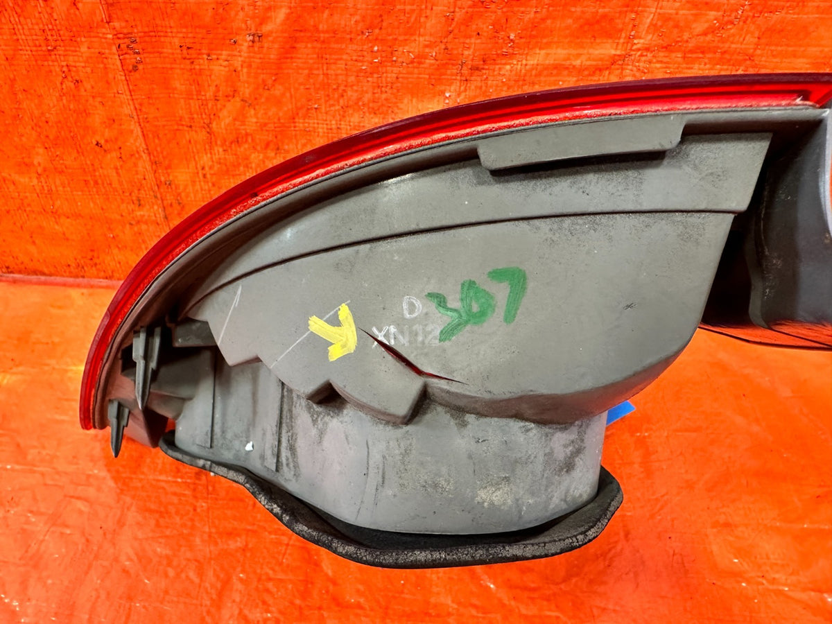 09-11 HONDA CIVIC SEDAN RIGHT OUTER TAIL LIGHT LAMP QUARTER PANEL OEM OE 3075
