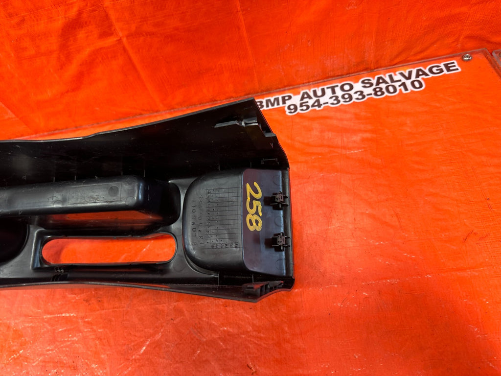02 05 HONDA CIVIC SI EP3   ARM REST CENTER CONSOLE   REAR PORTION   OEM #25811