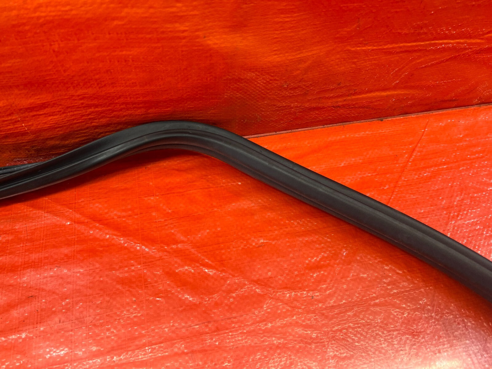 04 08 ACURA TSX   RIGHT FRONT DOOR TO CHASSIS WEATHER STRIP OPEN TRIM OEM #20912