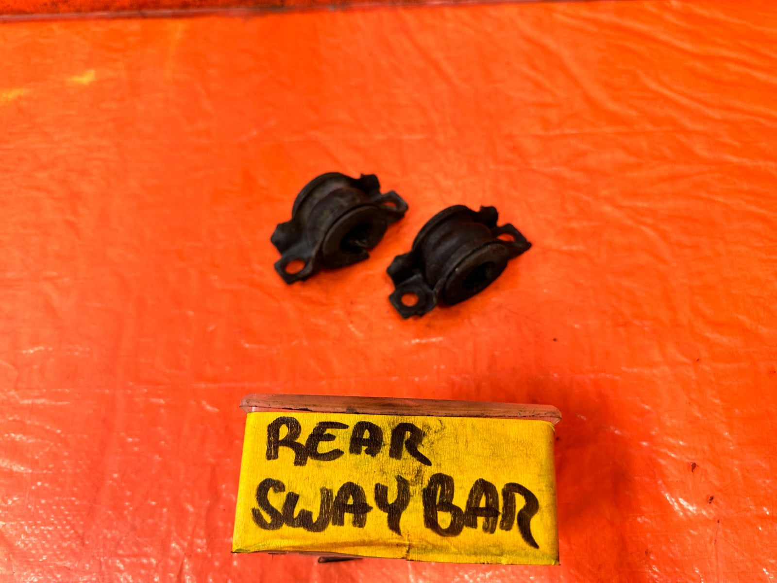 08 15 INFINITI G37 & Q60 COUPE   LEFT & RIGHT REAR SWAY BAR BRACKETS   OEM #3280