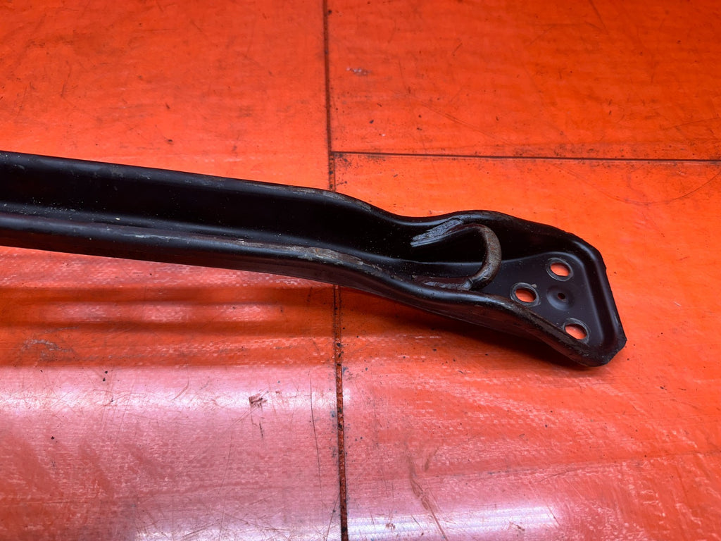 97 01 HONDA PRELUDE 2.2L CENTER FRONT SUBFRAME CROSSMEMBER T BRACKET OEM #3364